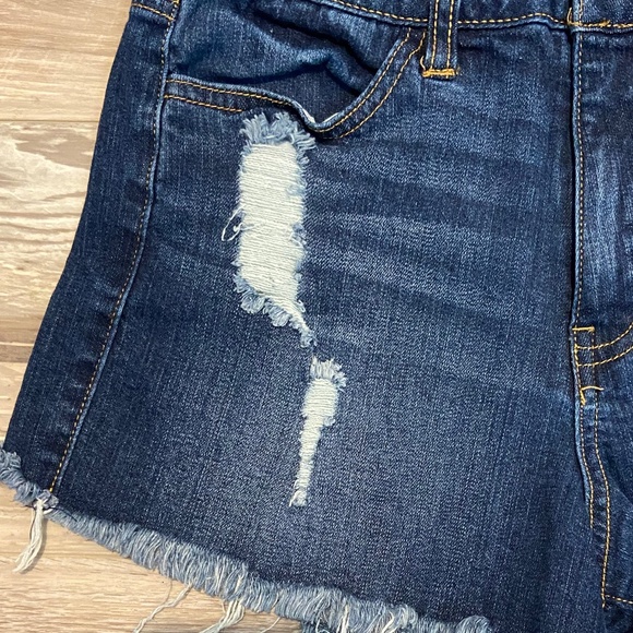 Almost Famous Destroyed Jean Shorts - Picture 5 of 7
